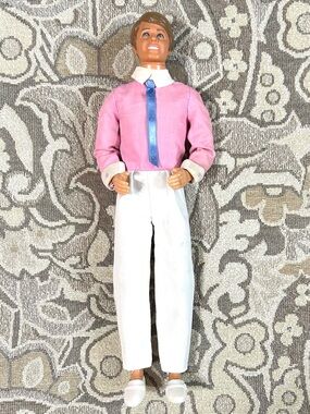 Vintage Mattel Barbie Hart Heart Family Dad Ken 1984 Wedding Ring
